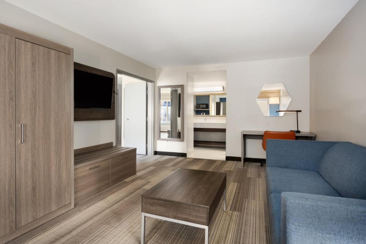 Holiday Inn Express Simi Valley By Ihg Exterior foto