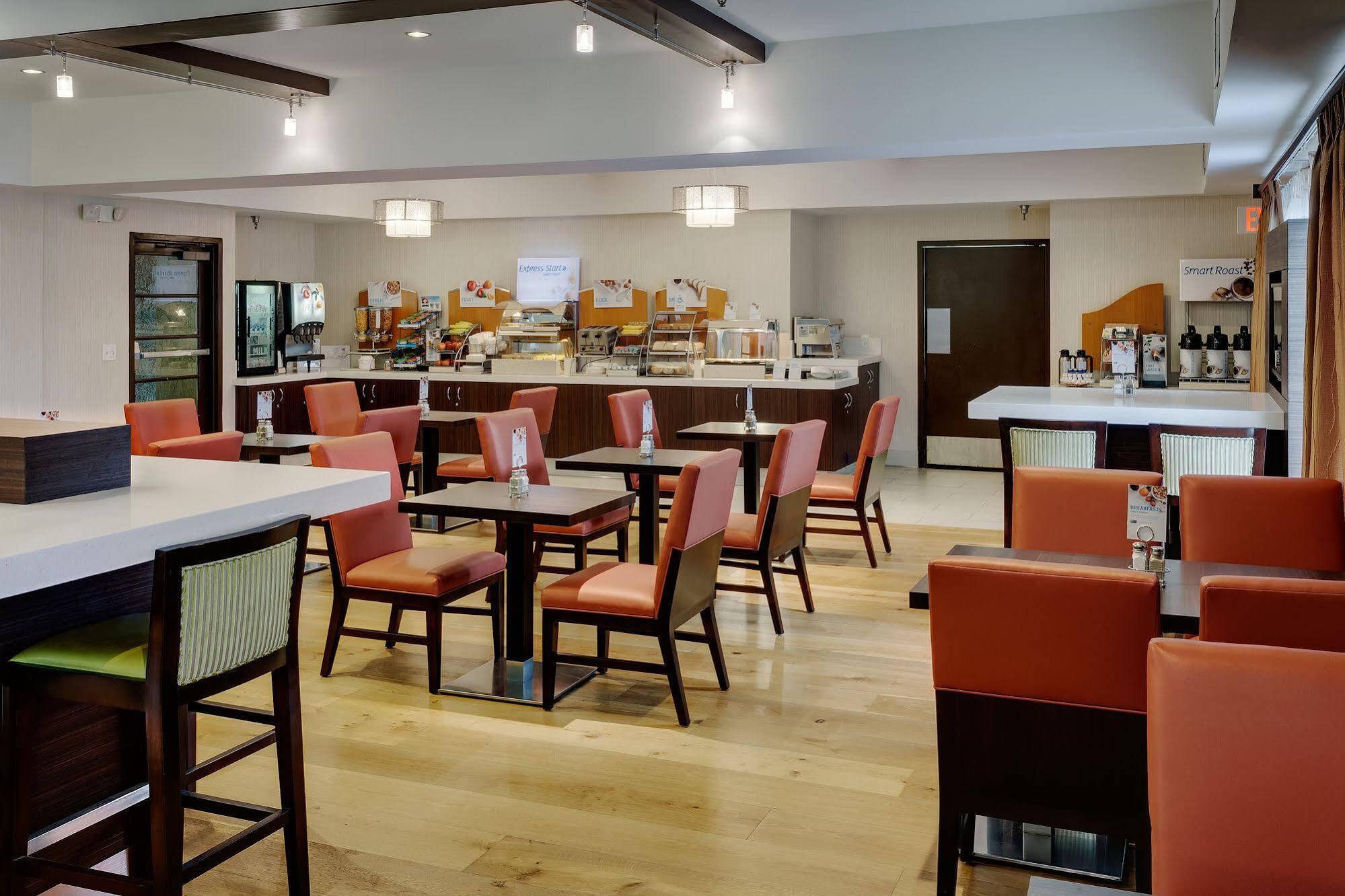 Holiday Inn Express Simi Valley By Ihg Exterior foto